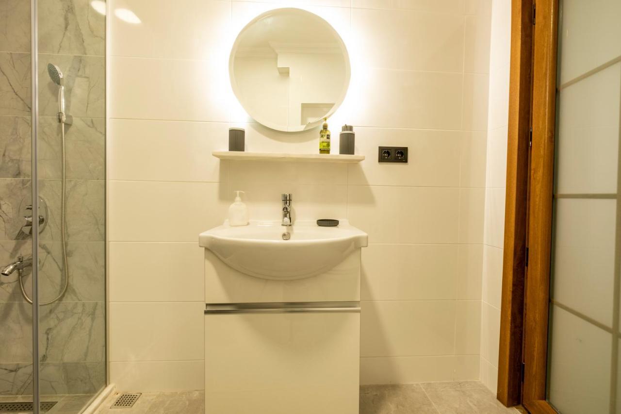 イスタンブールSpacious And Comfy 2Br In The Heart Of Cihangirアパートメント エクステリア 写真